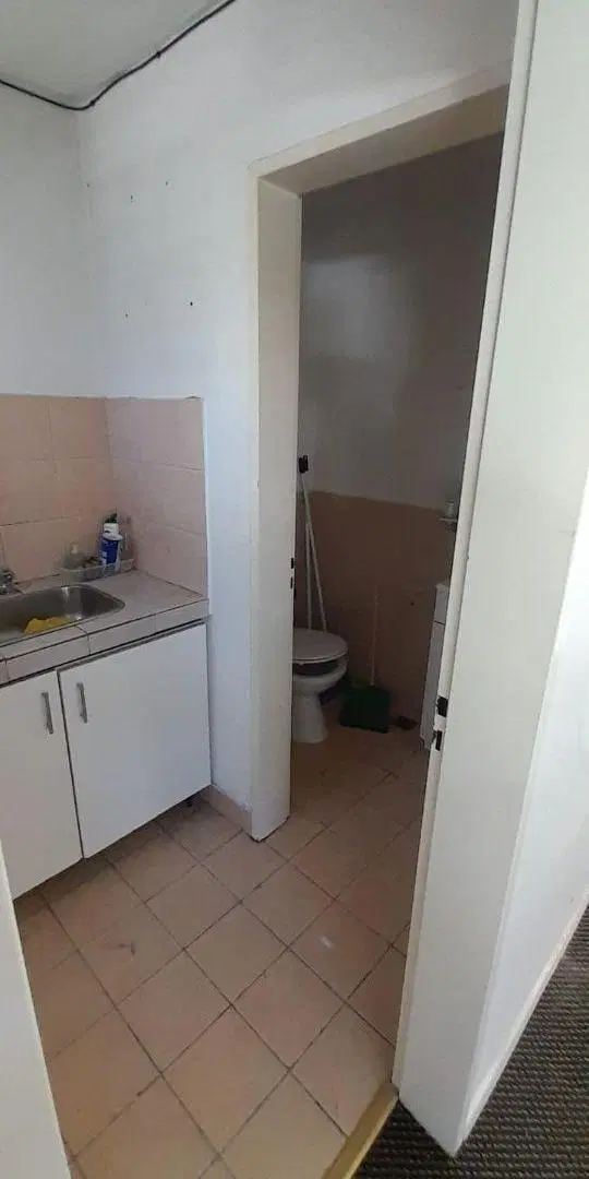 Alquiler oficina comercial de 50 m2 cubiertos en Ramos Mejia 5