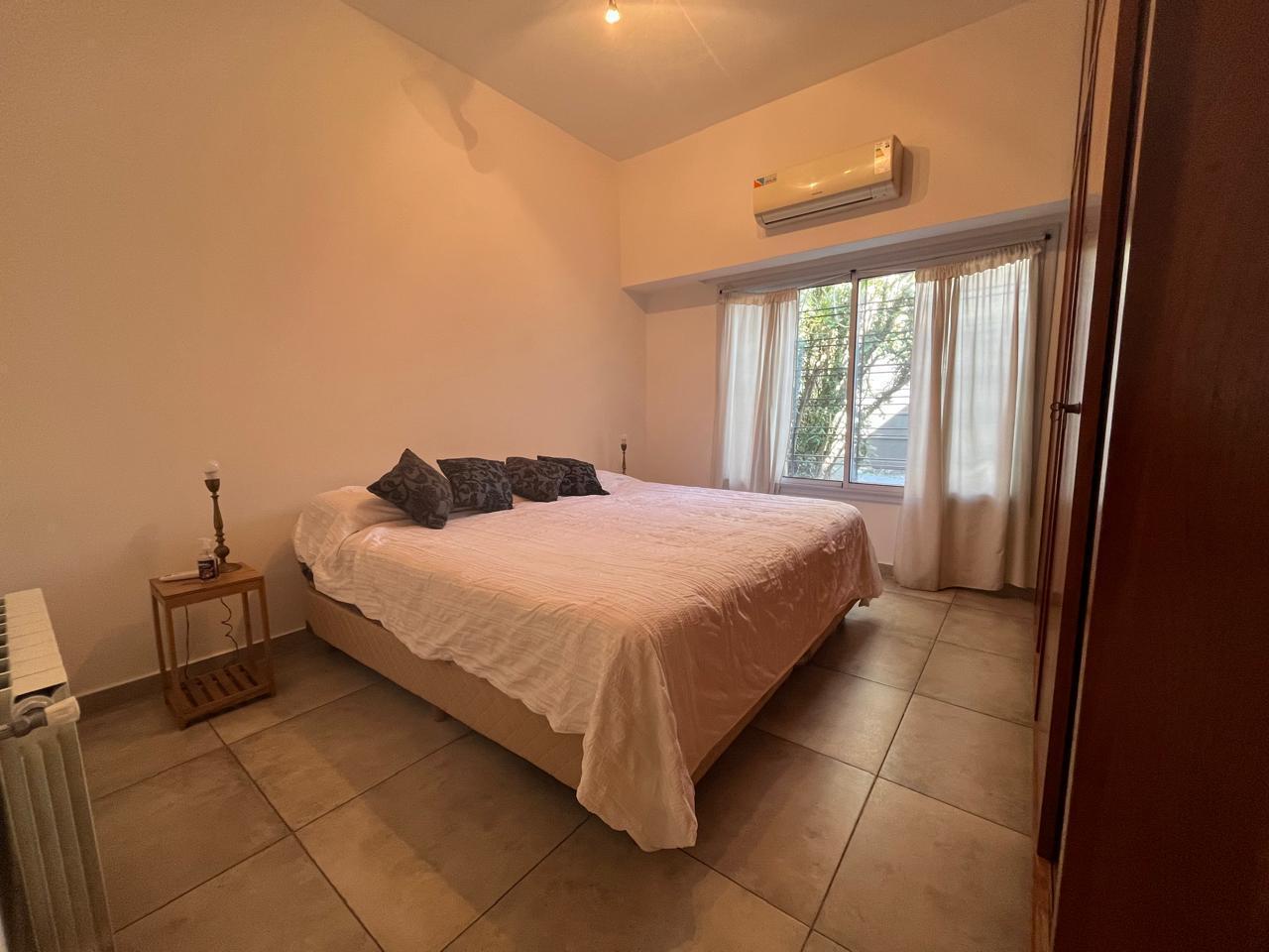 Casa 3 ambientes en venta| COCHERA CUBIERTA| PATIO Y TERRAZA| Villa Domínico