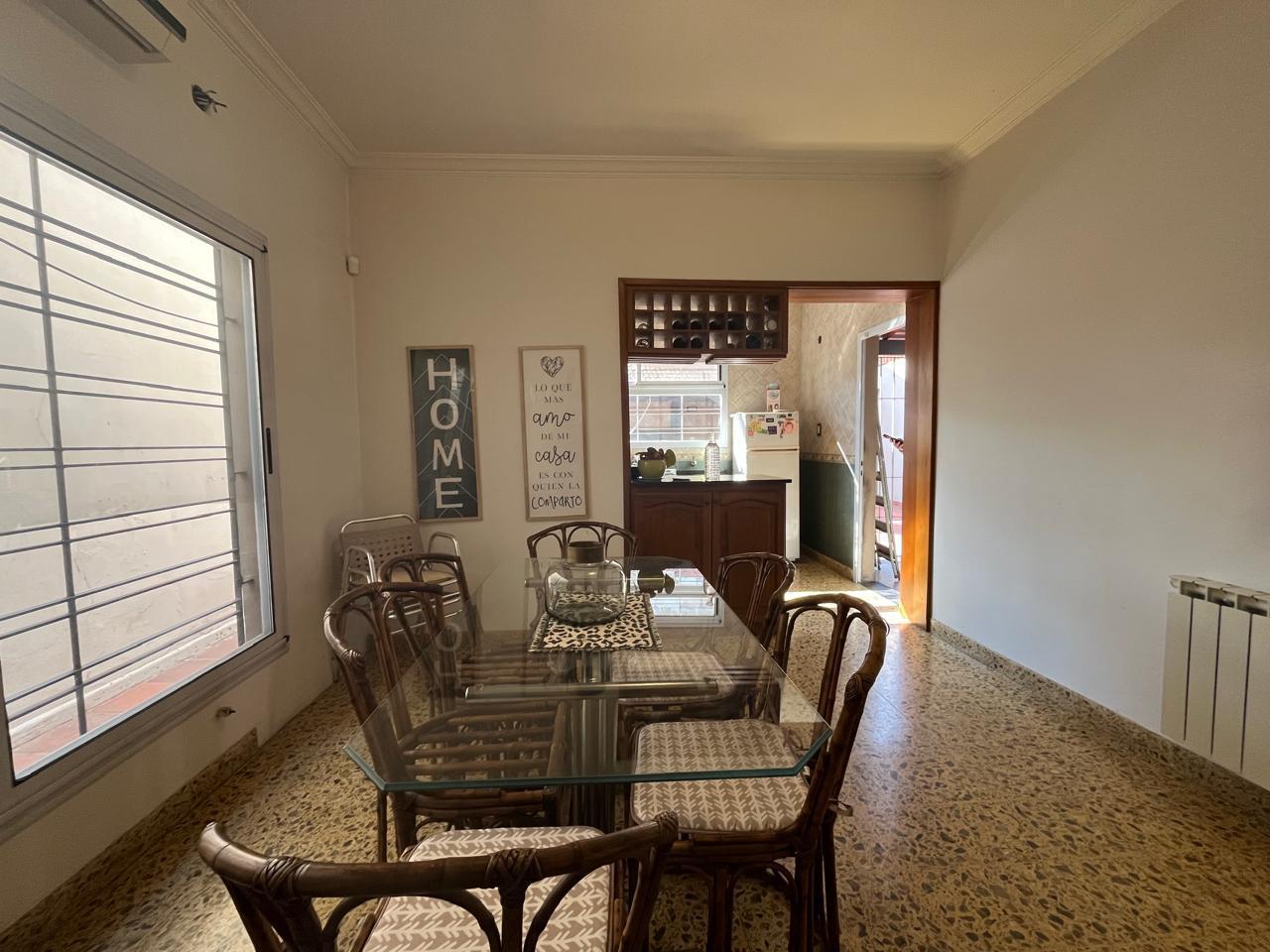 Casa 3 ambientes en venta| COCHERA CUBIERTA| PATIO Y TERRAZA| Villa Domínico