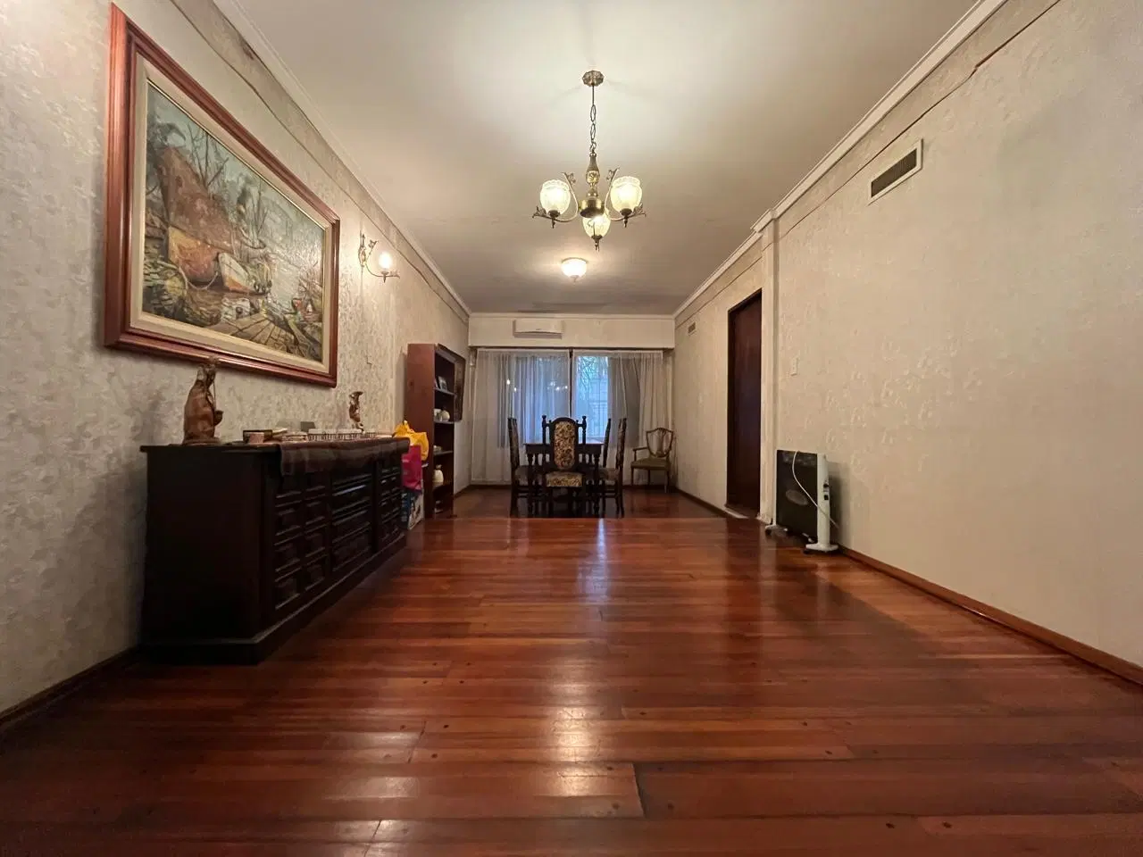 Casa 5 ambiente en venta con fondo, piscina, quincho c/ parrilla  y COCHERA en Lanús oeste 5