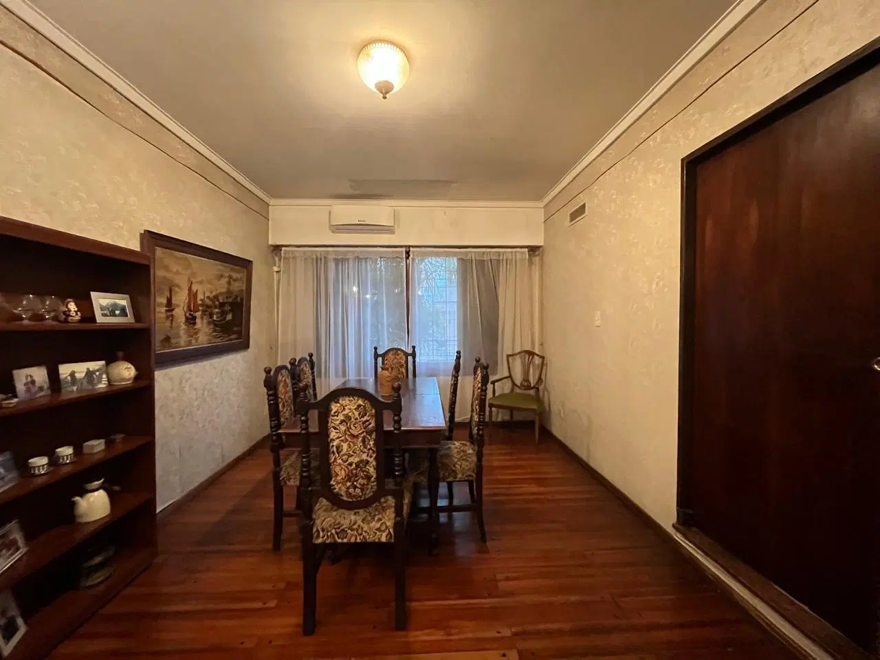 Casa 5 ambiente en venta con fondo, piscina, quincho c/ parrilla  y COCHERA en Lanús oeste 4