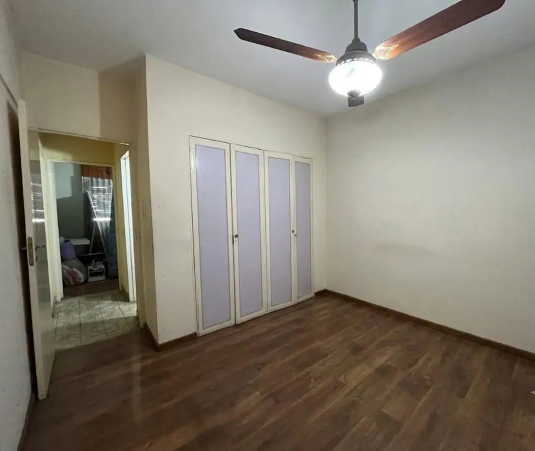 Casa en venta 4 ambientes con jardín al frente, cochera y fondo en Quilmes Oeste 8
