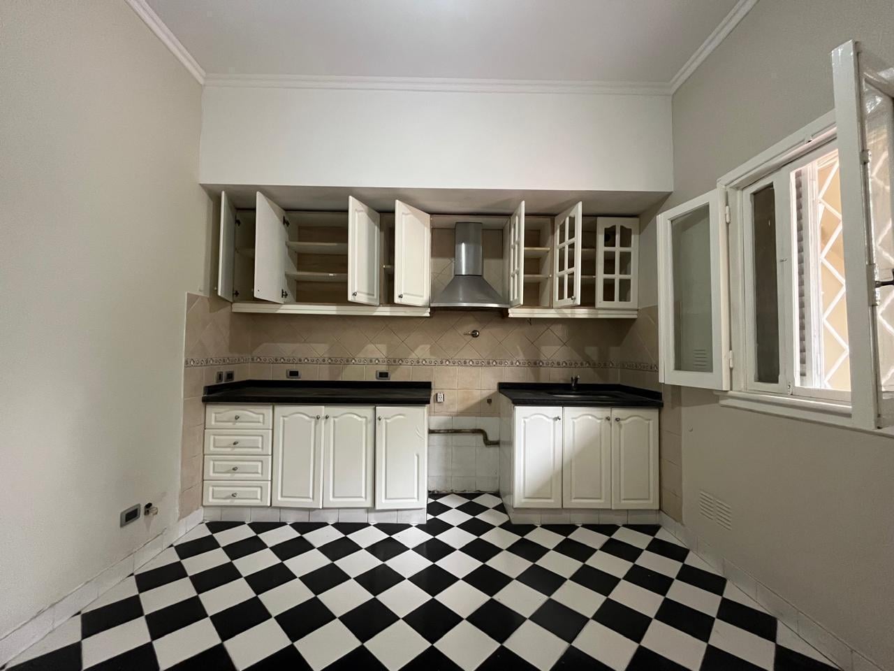 Foto de Casa en venta 3 ambientes, amplio patio con parrilla y terraza en Villa, imagen 2