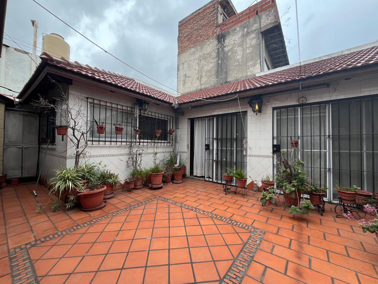 Foto de Casa tres ambientes en venta con doble entrada, garaje, patio con, imagen 5