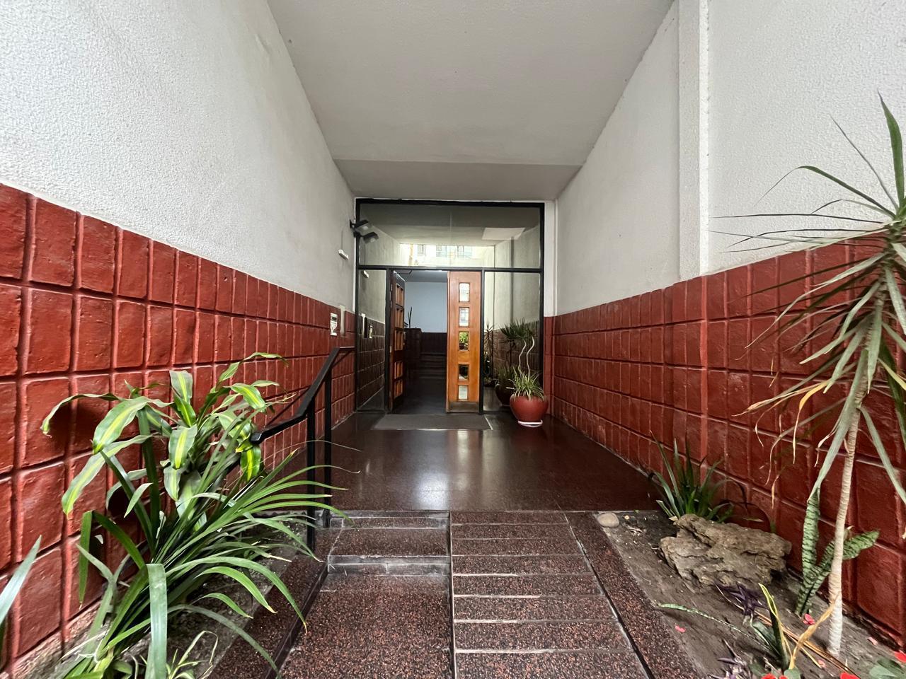Foto de Monoambiente en venta al contrafrente, APTO CRÉDITO, sobre paseo Las, imagen 4