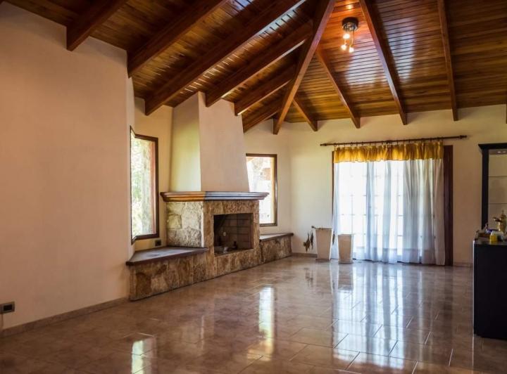 SE VENDE CASA DE CATEGORIA EN VILLA CARLOS PAZ 5