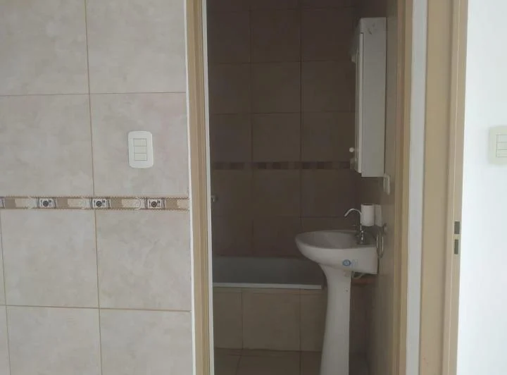Departamento d 2 amb ( Mansilla 6194 Wilde) esquina Onsari 3