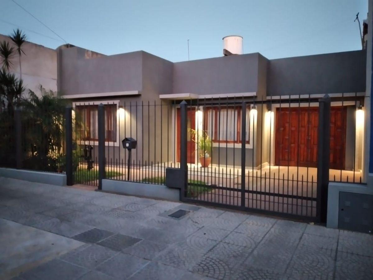Casa tipo PH ( Piran 957 Wilde)