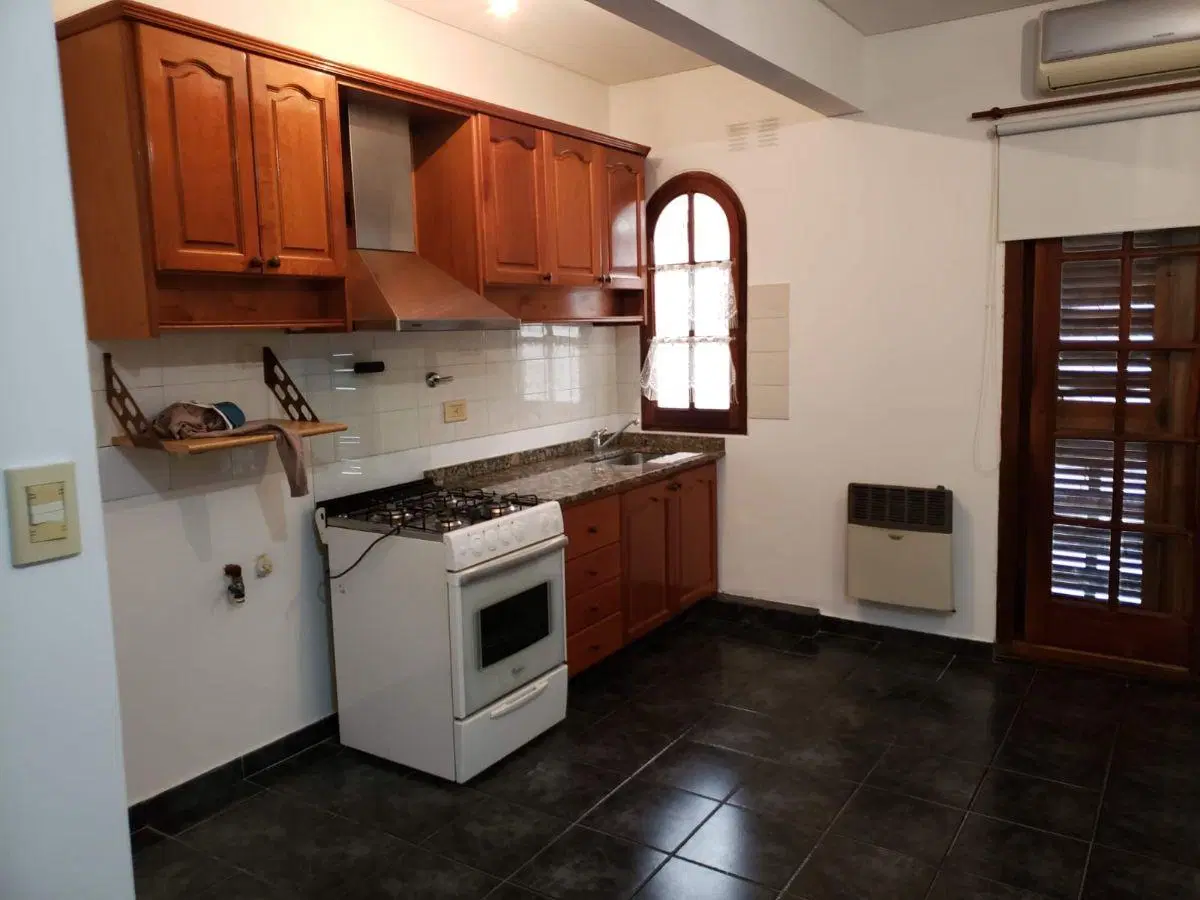 Edificio con 40 m2 construidos en venta en Wilde 2