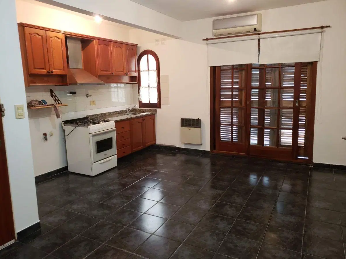 Edificio con 40 m2 construidos en venta en Wilde 3