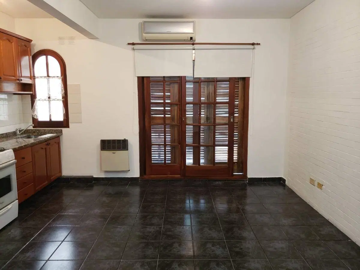 Edificio con 40 m2 construidos en venta en Wilde 1