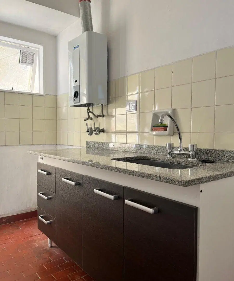 Departamento de 55 m2 con 2 dormitorios en alquiler en Quilmes 1