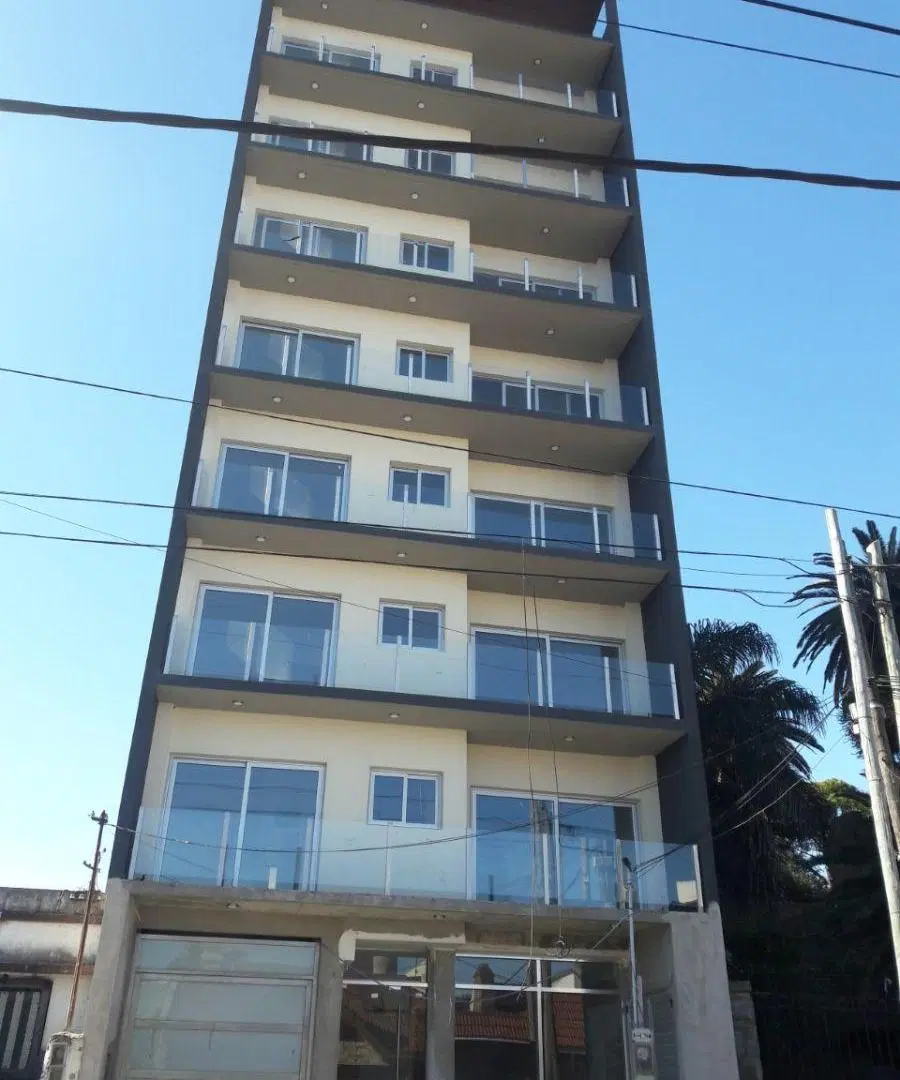 Departamento de 45 m2 con 2 dormitorios en alquiler en Wilde 4