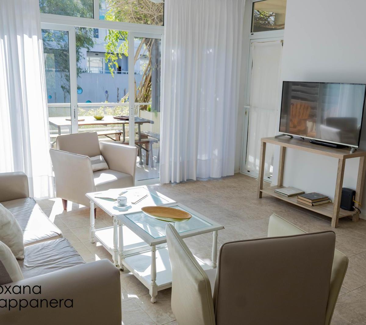 Departamento de 3 Dorm. en Venta a Pocos m de La Playa en Cariló 2
