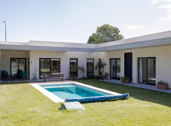 Casa de 3 dormitorios y pileta en alquiler en Náyades de Pinamar