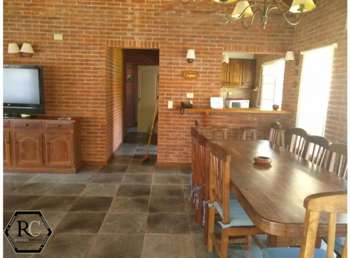 Foto de Casa de 4 dormitorios y 3 baños en alquiler en Cariló a 200 metros de la playa, imagen 5