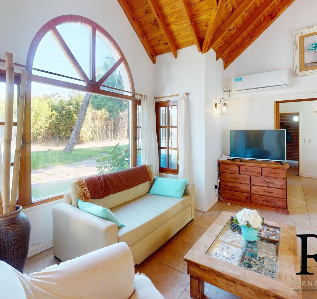 Foto de Casa de 3 dormitorios con piscina a una cuadra y media de la playa en, imagen 2