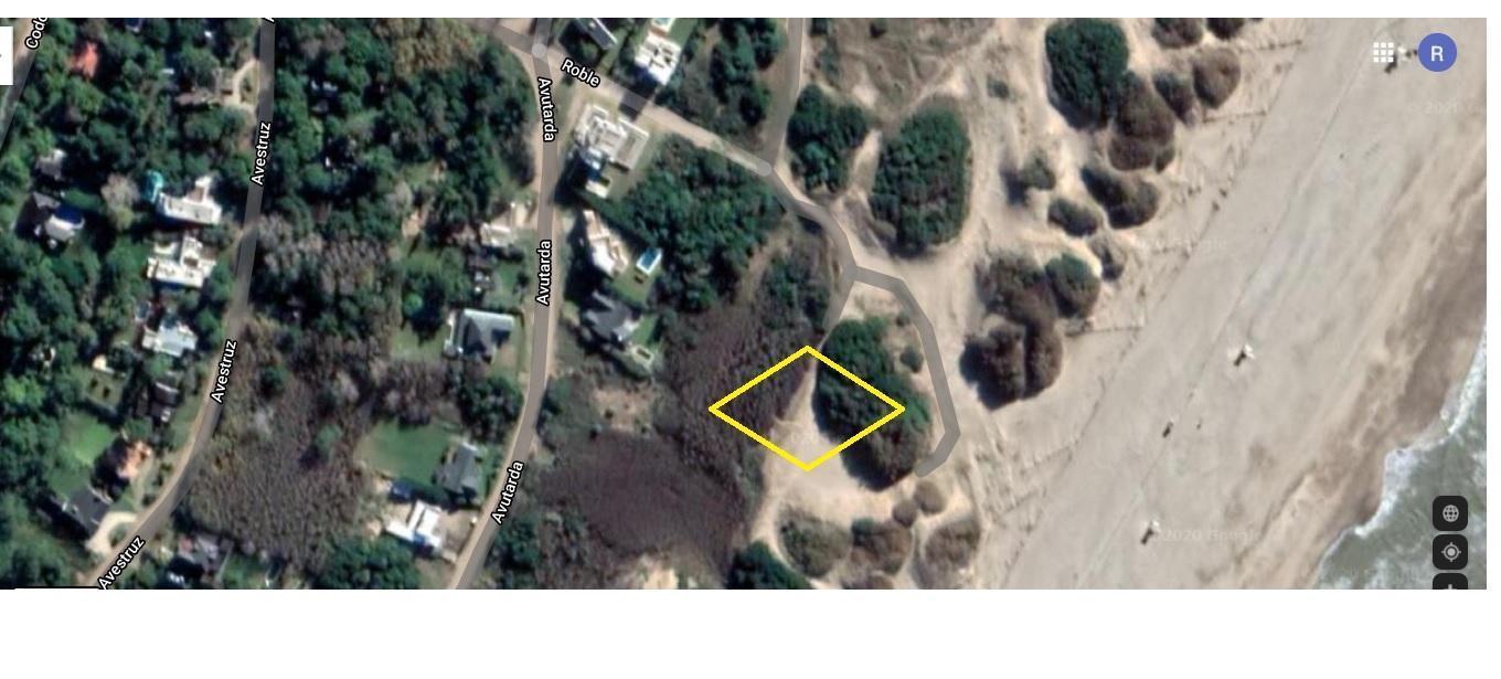 Lote, terreno en venta sobre la playa en Cariló