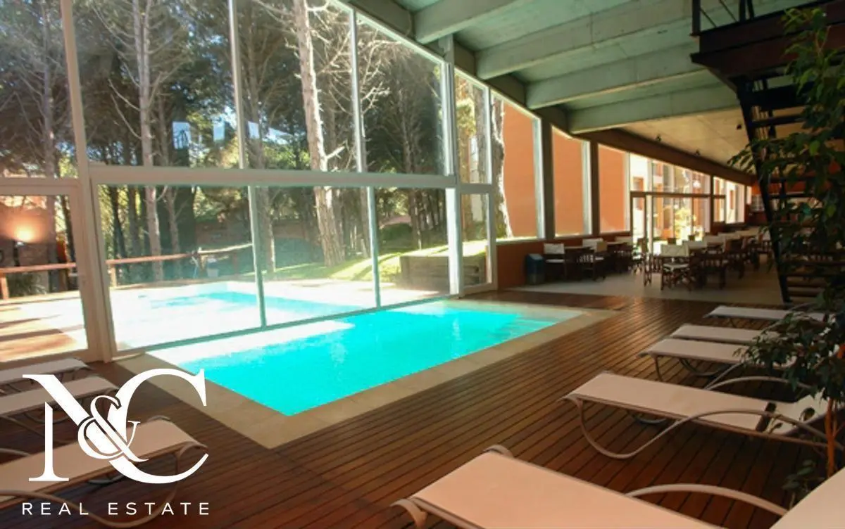 Departamento con amenities en  alquiler o venta en el centro de Cariló 2