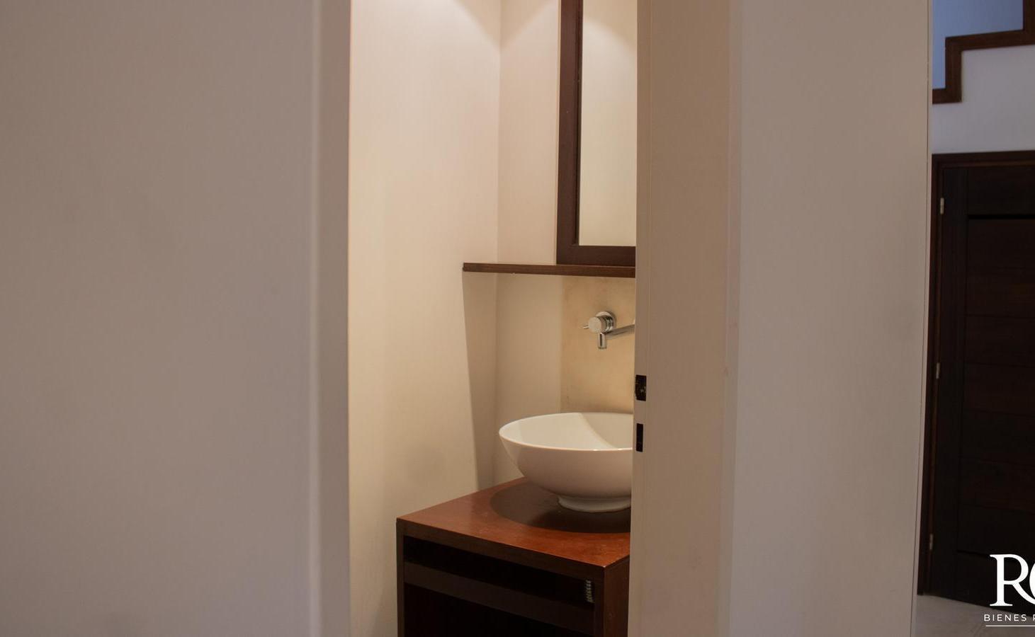 Foto de Casa en Carilo de 4 dormitorios en suite, a pasos de la playa. En Venta!, imagen 4