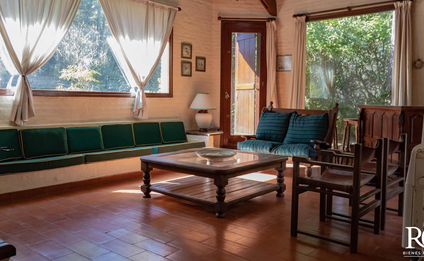 Foto de Casa a refaccionar de 4 dormitorios y pileta en venta en Cariló, imagen 5