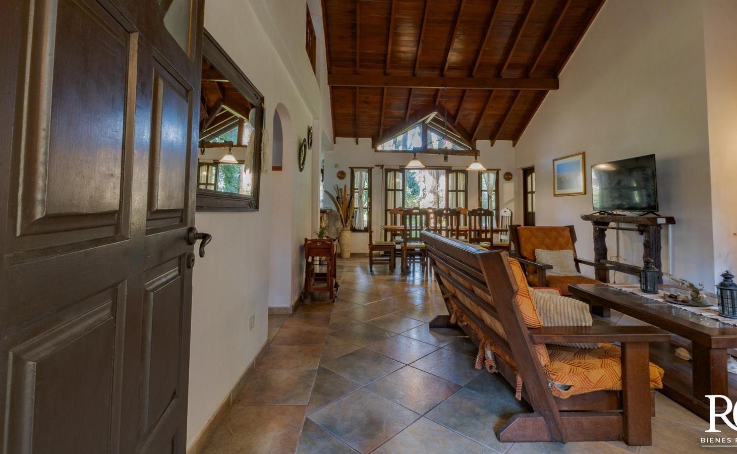 Foto de Casa con piscina y 4 dormitorios en venta en Urraca al 1600 Cariló, imagen 2