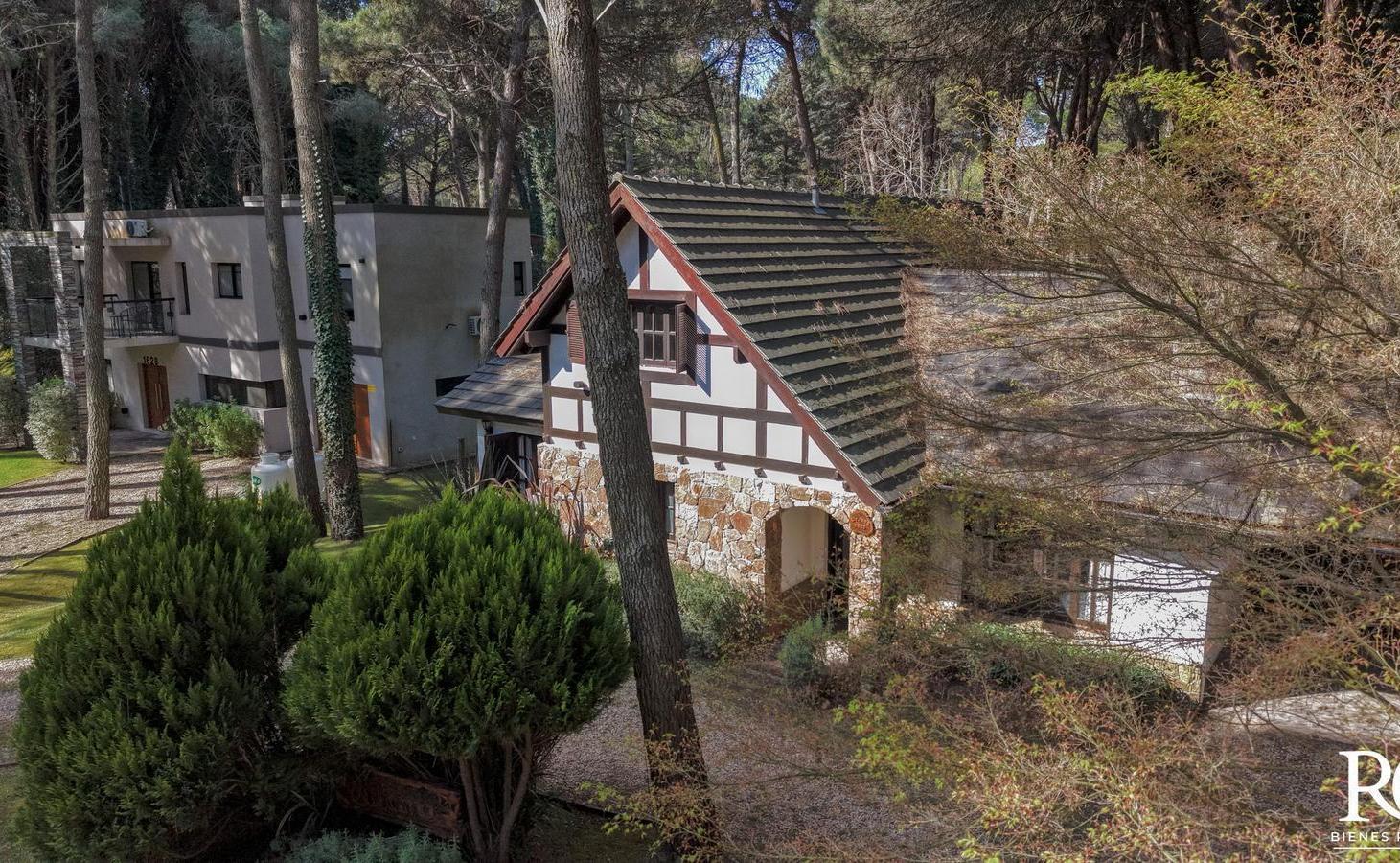Foto de Casa con piscina y 4 dormitorios en venta en Urraca al 1600 Cariló, imagen 3