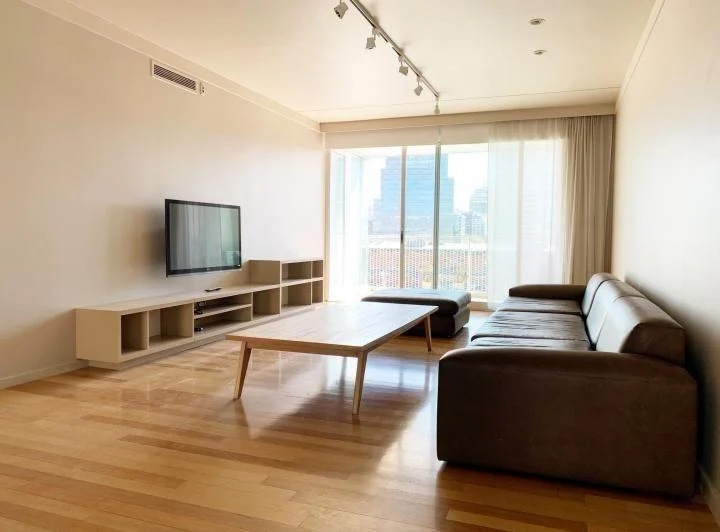 Alquiler Puerto Madero Departamento 4 ambientes Vista al Dique Piso Alto cochera  2