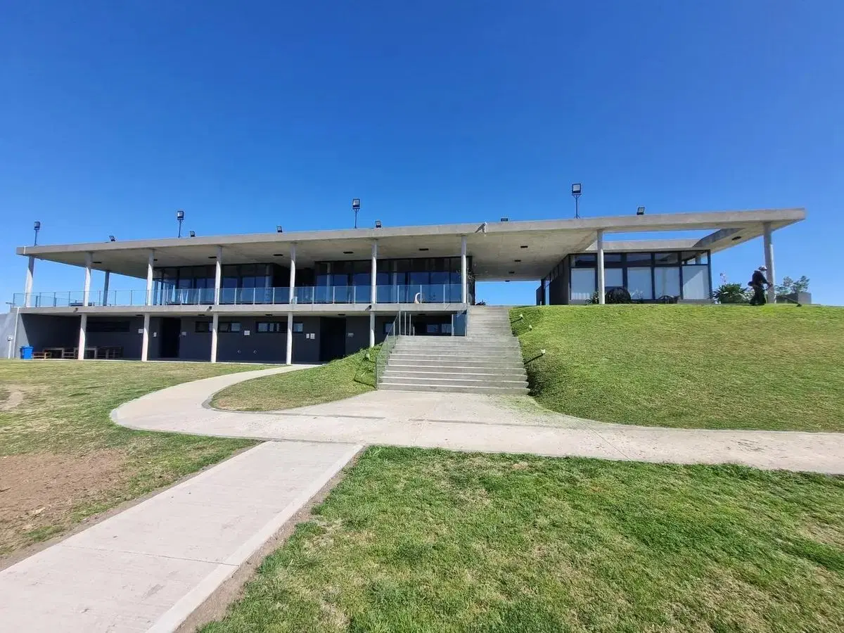 Lote en Venta Hudson Villalobos sup. 785m ubicado sobre la calle principal segunda línea a la laguna 5