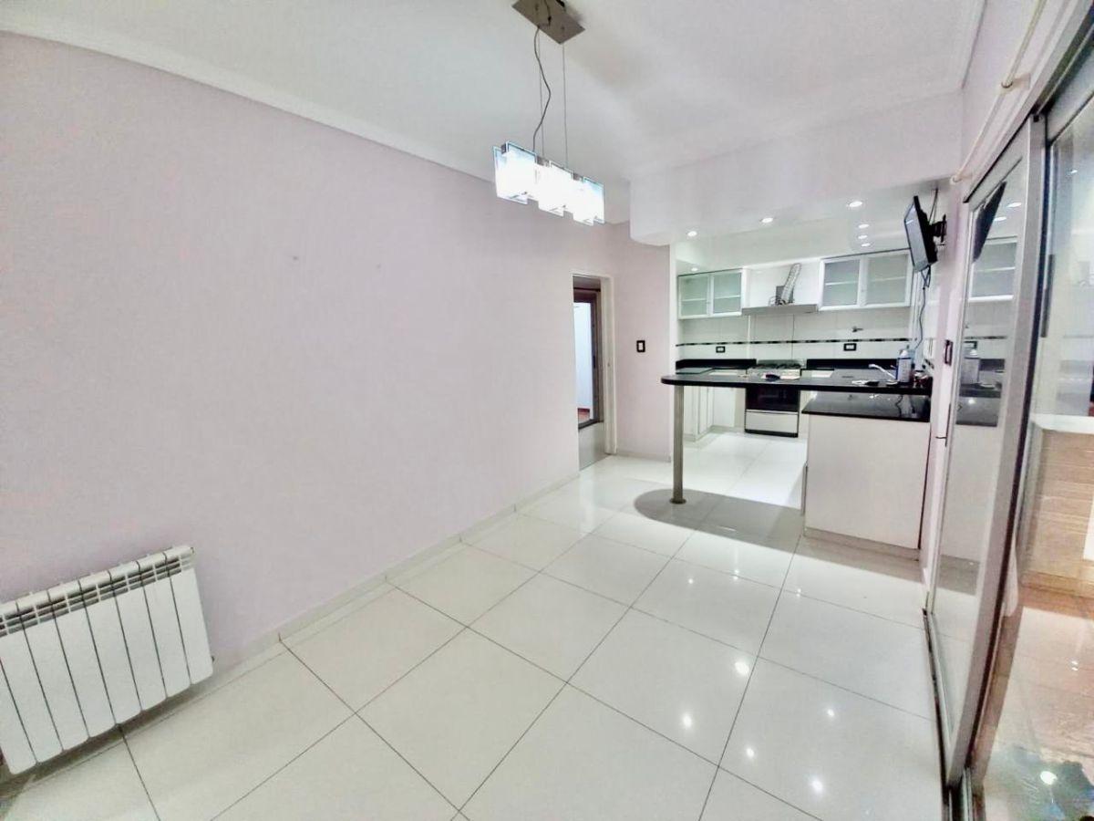Foto de Casa en Venta Centro de Wilde 4 ambientes calefacción x radiadores, imagen 2