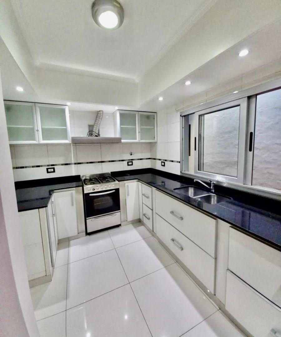 Foto de Casa en Venta Centro de Wilde 4 ambientes calefacción x radiadores, imagen 1