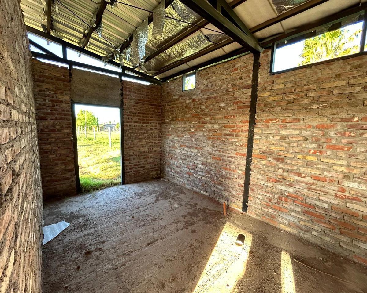 Lote con Construcción Comercial a Terminar en Corralitos, Guaymallén. 1