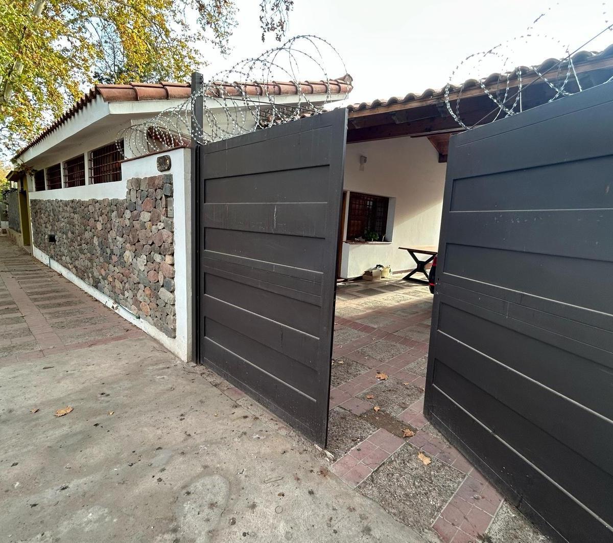 Casa en Chacras de Coria, Calle Alem 3
