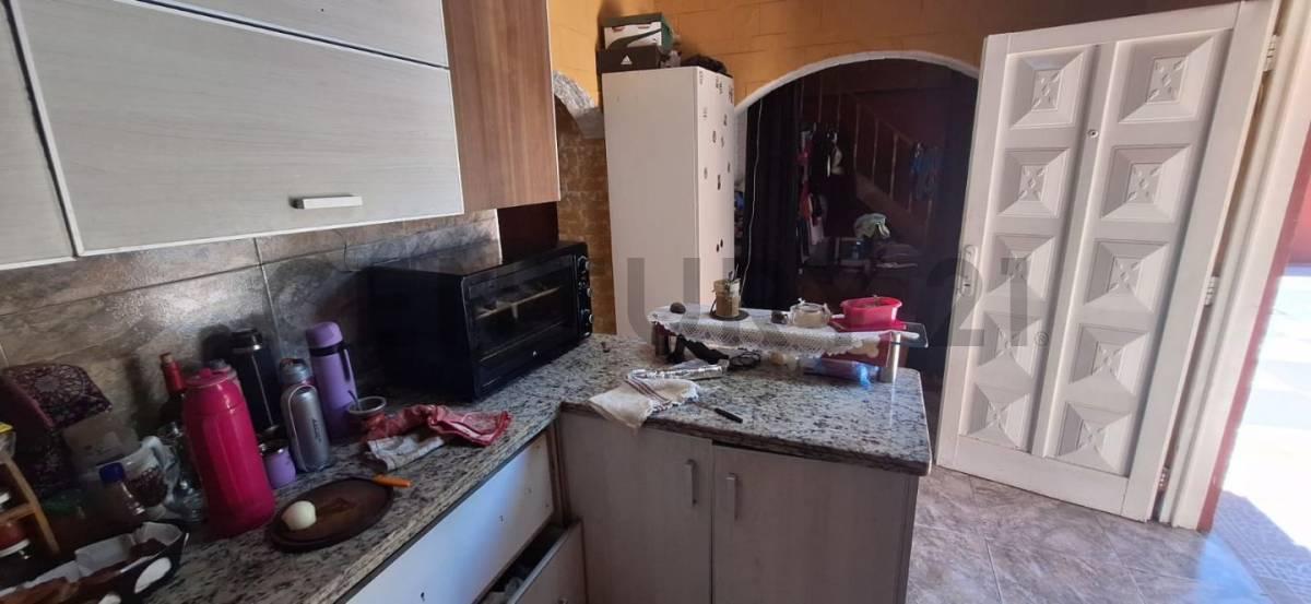 Venta de Dos Casas 6 Ambientes, Hurlingham 3