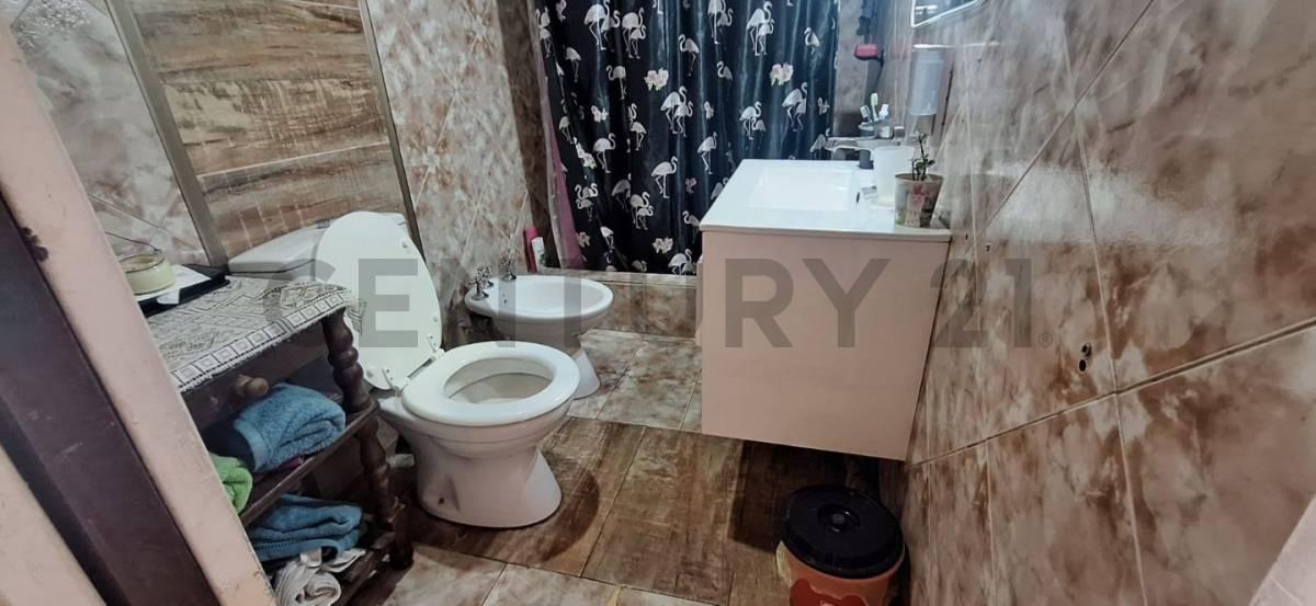 Venta de Dos Casas 6 Ambientes, Hurlingham 2