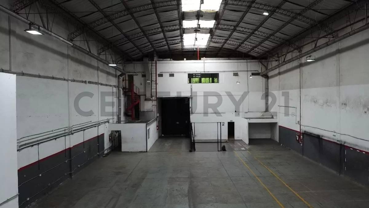Alquiler Importante Galpon 1200 Cubiertos Chacarita 4