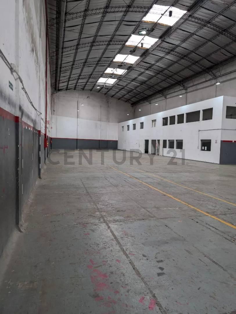 Alquiler Importante Galpon 1200 Cubiertos Chacarita 5