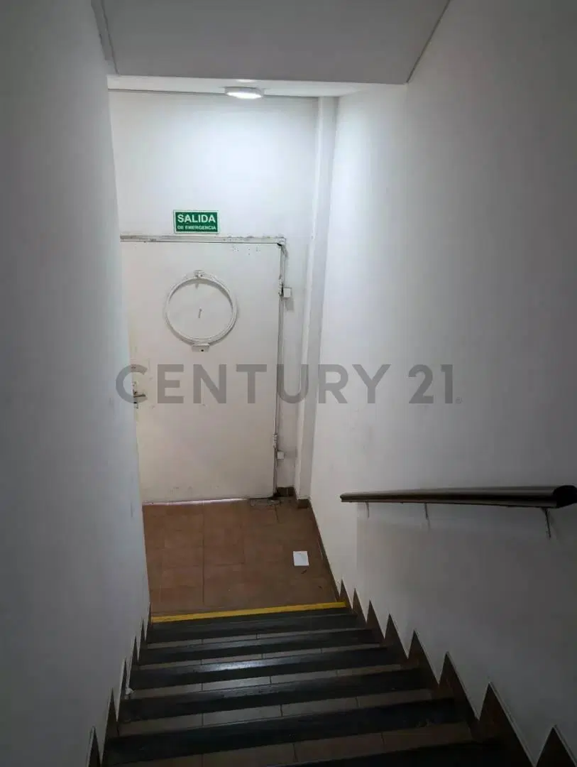 Venta Galpón 1200 m2 Cubiertos Chacarita 4