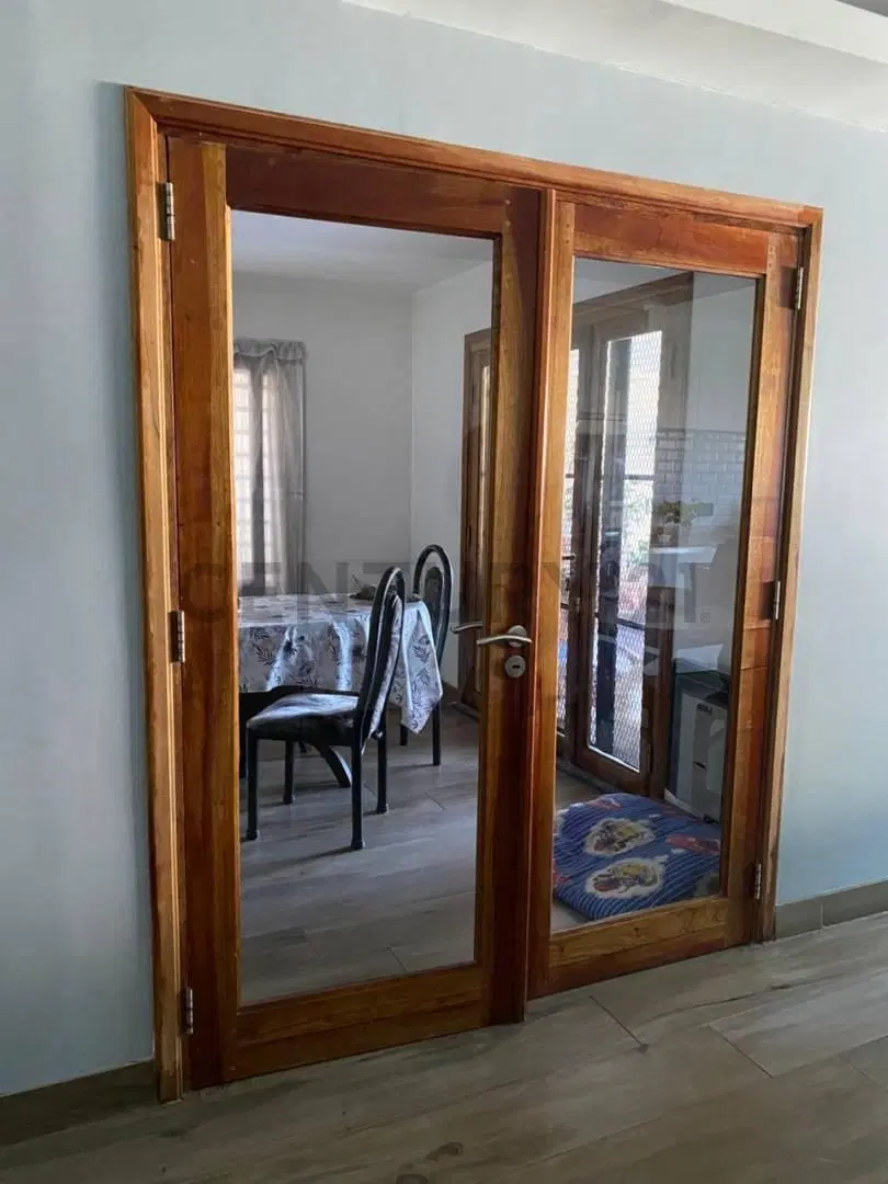 Venta Casa 5 Ambientes Temperley Pileta Jardín Garaje zona residencial 4
