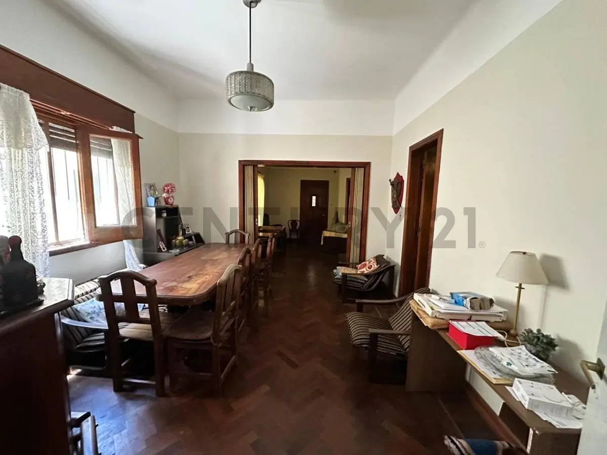 Venta LOTE  Moreno 975 Quilmes 8.66x30 Zonificación R1 73 2