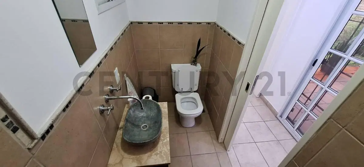 Venta PH 3 Ambientes Luis Guillón Planta Baja al Frente + Cochera + Jardín Lote 250m2 4