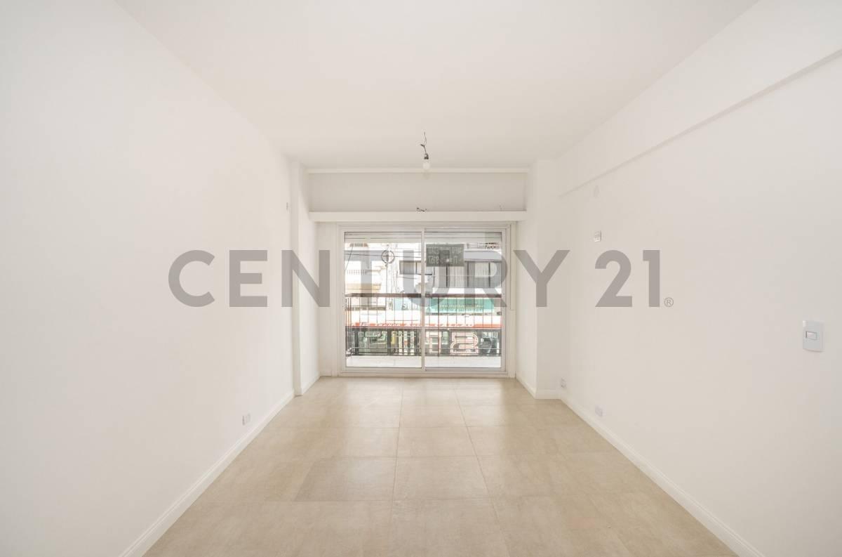 Foto de Venta Departamento 4 Ambientes Recoleta + Dependencia hecho a nuevo 98, imagen 5