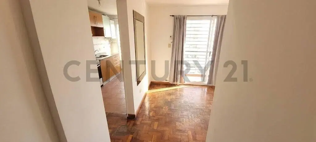 Venta SEMIPISO 2 Ambientes 7mo en Belgrano Muy luminoso,Doble Balcón, A metros del Subte D 2 ambient 3