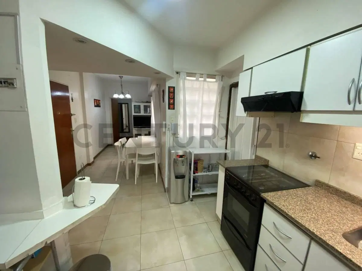 VENTA 4 AMBIENTES con DEPENDENCIA y COCHERA en CABALLITO 3