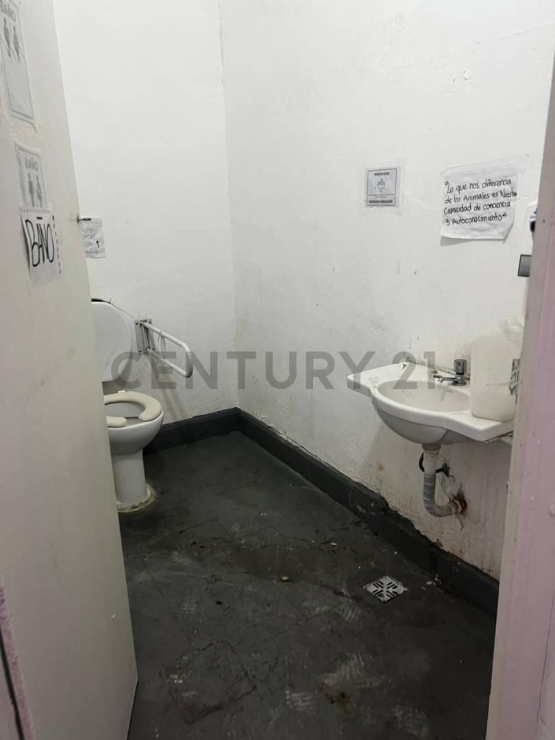 Foto de Alquiler local comercial Av. Rivadavia y Nazca, imagen 2