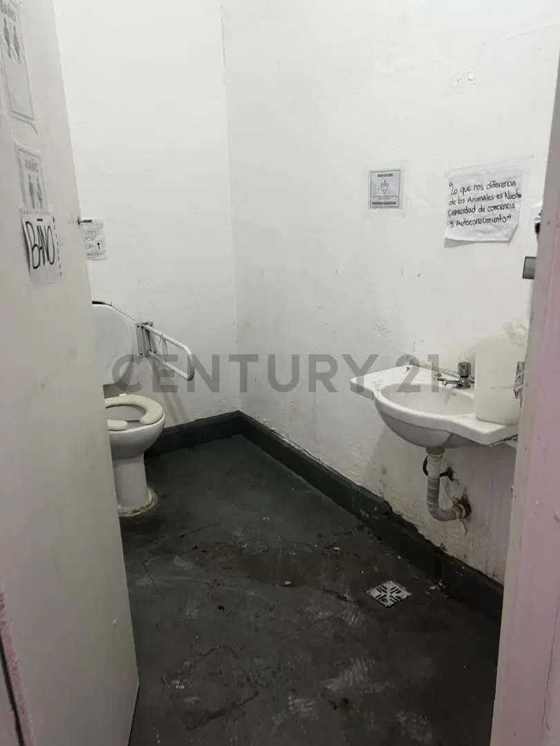 Alquiler local comercial Av. Rivadavia y Nazca 2
