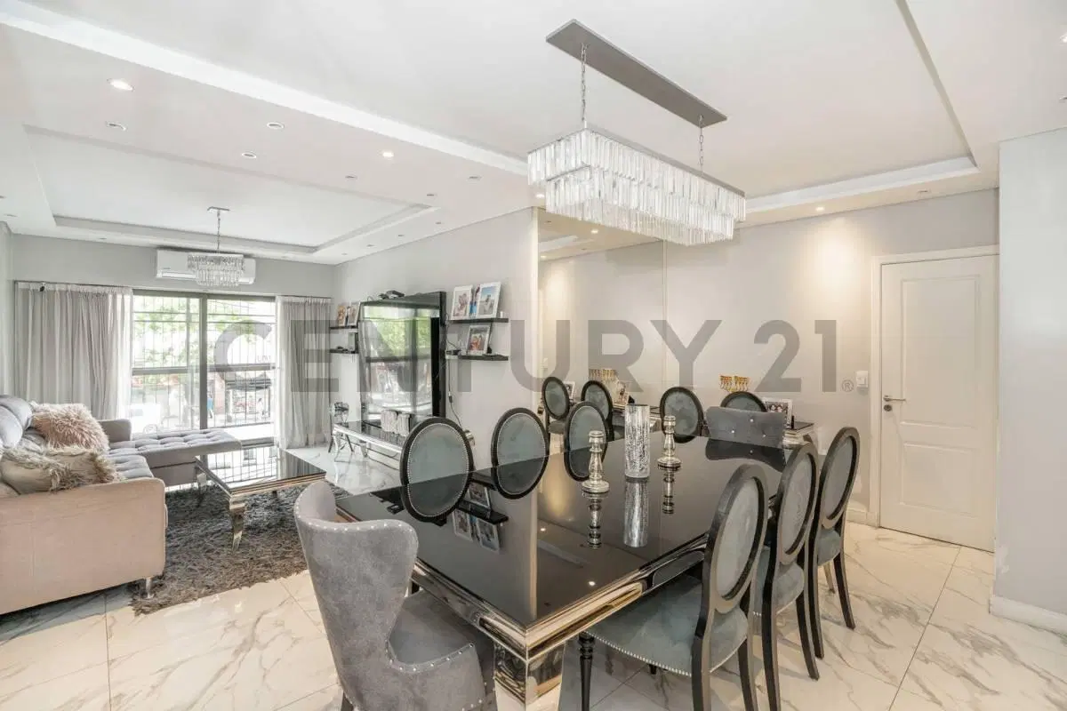 Venta Departamento Barrio Norte 4 Ambientes + Dependencia 115 m2 + Cochera 4