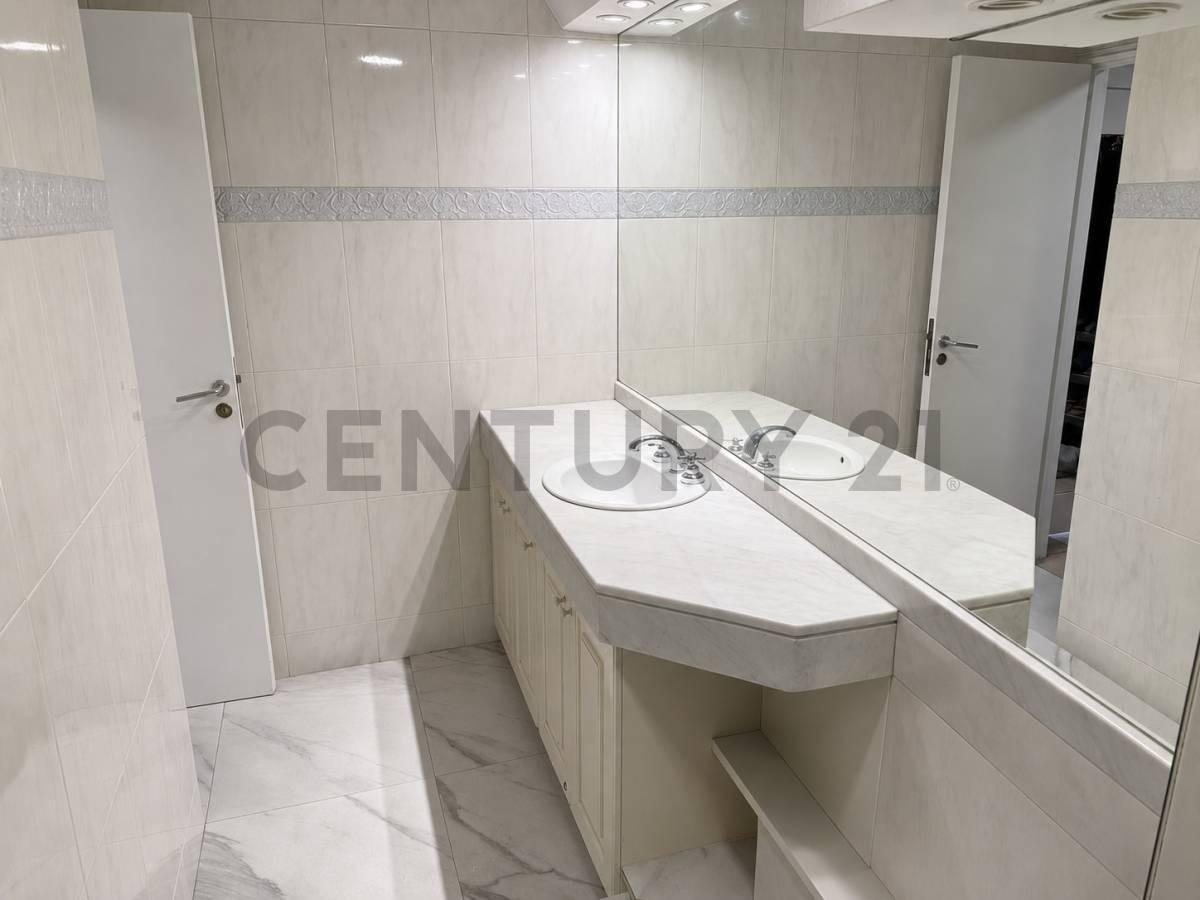 Foto de Venta Departamento 4 ambientes Palermo Chico + Dependencia, Cochera y, imagen 5
