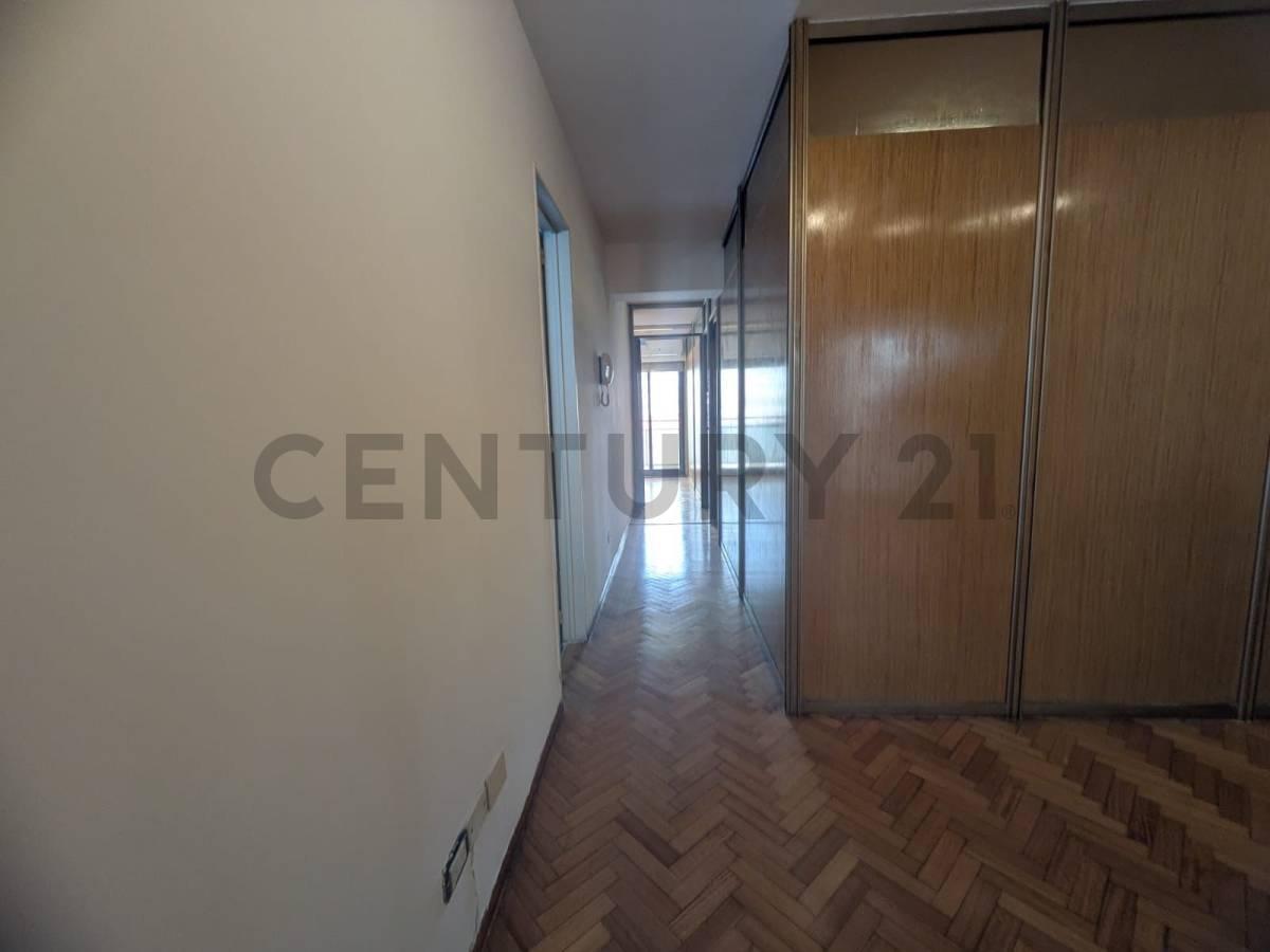 Foto de VENTA OFICINA CENTRO AL FRENTE + BALCÓN CON FINANCIACIÓN DIRECTA, imagen 2