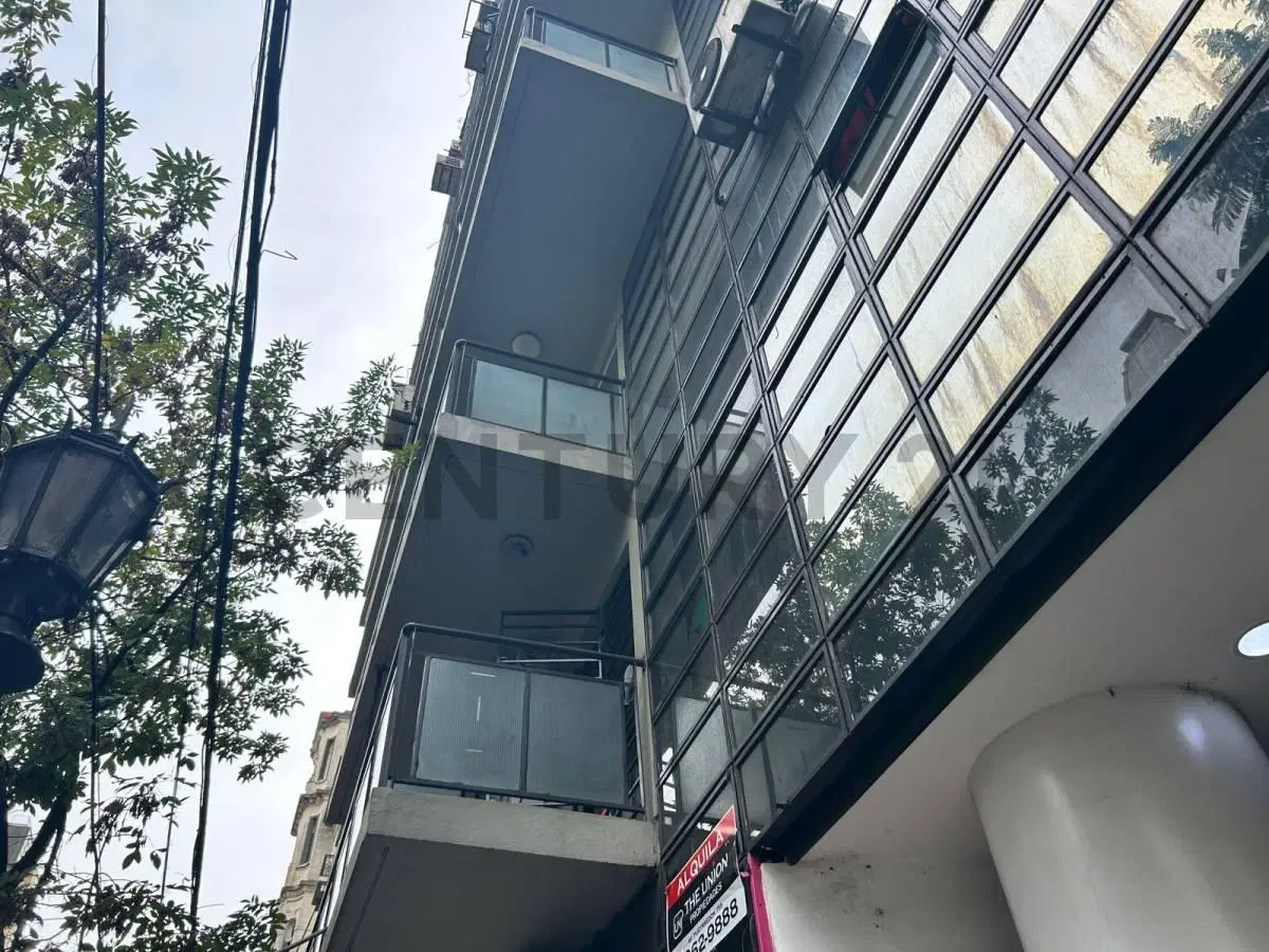 VENTA OFICINA CENTRO AL FRENTE + BALCÓN CON FINANCIACIÓN DIRECTA 3